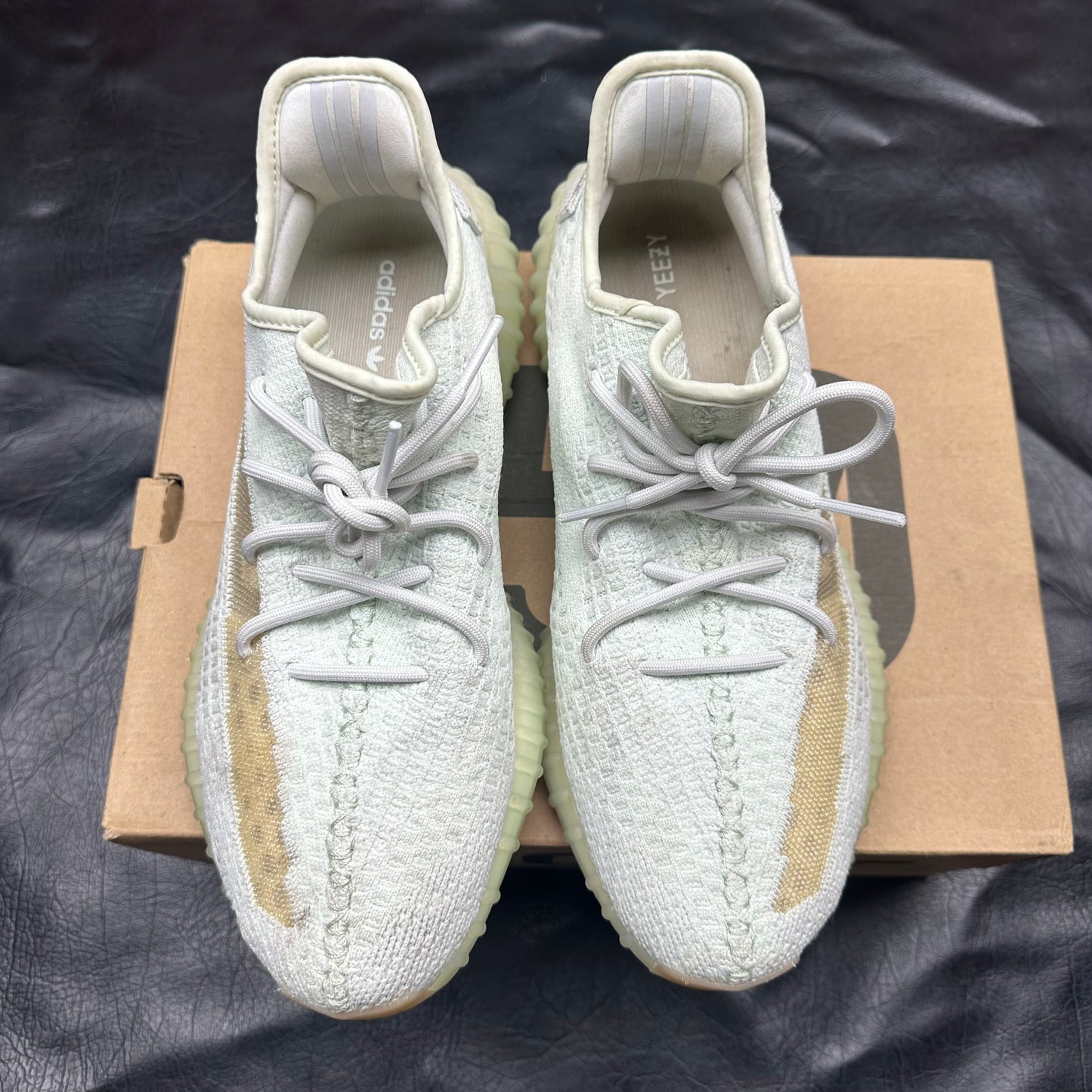 Yeezy Boost 350 V2 Hyperspace (Pre-Owned) (11)