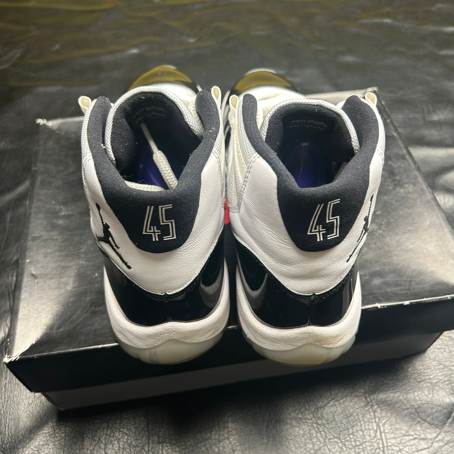 Jordan 11 Retro Concord (2018) (Pre-Owned) Size 10.5