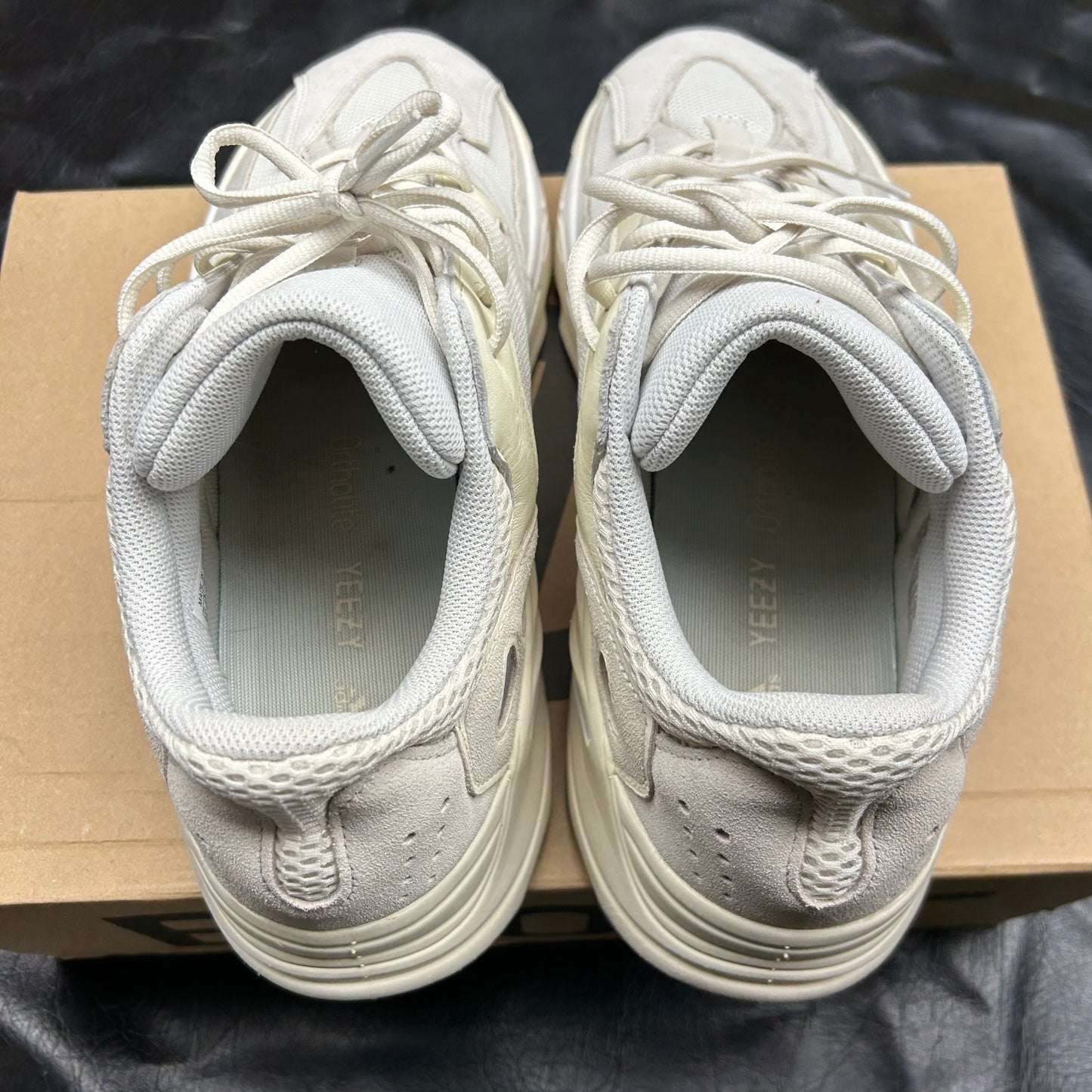 Yeezy 700 Analog (Pre-Owned) (13)