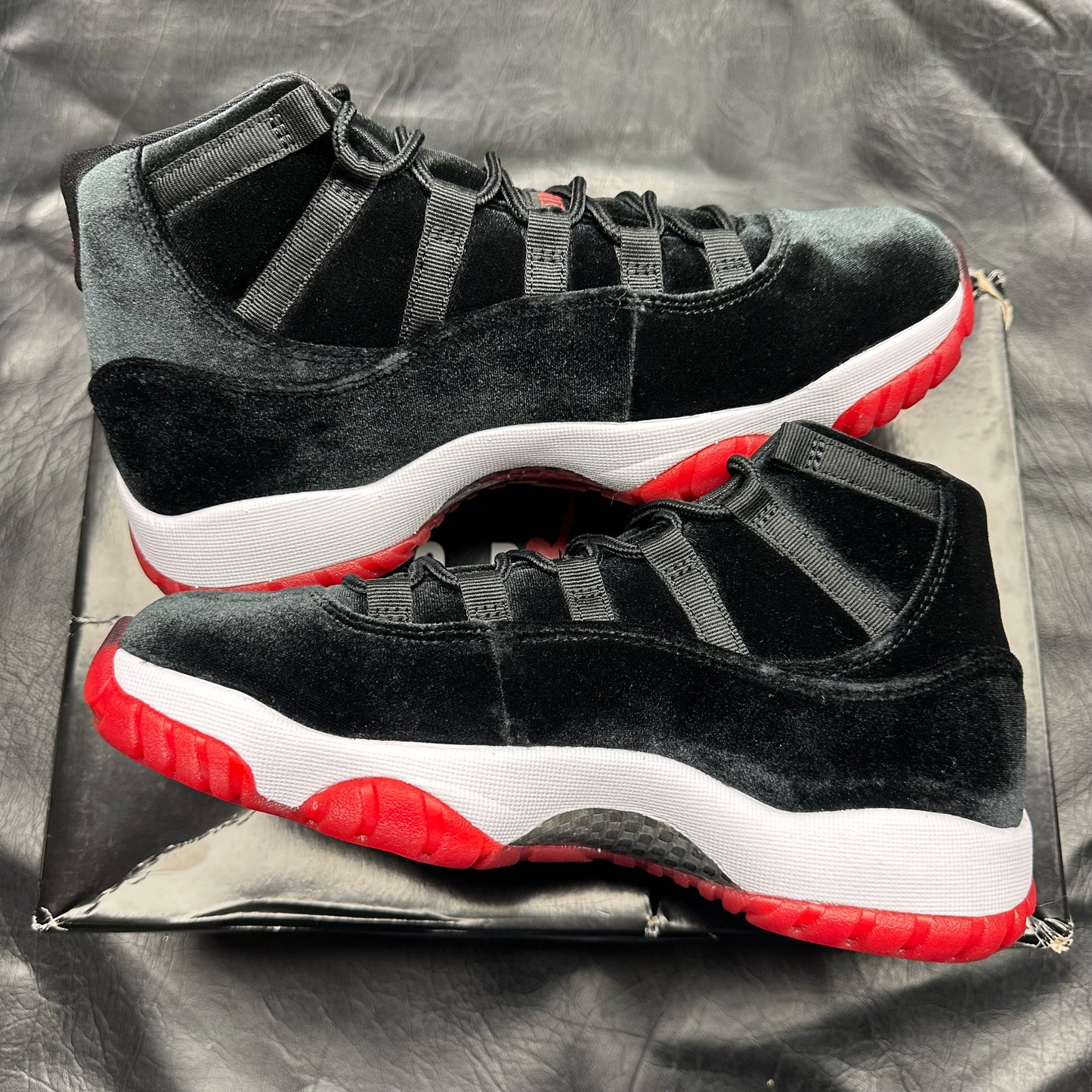 Jordan 11 Retro Velvet Bred (W)