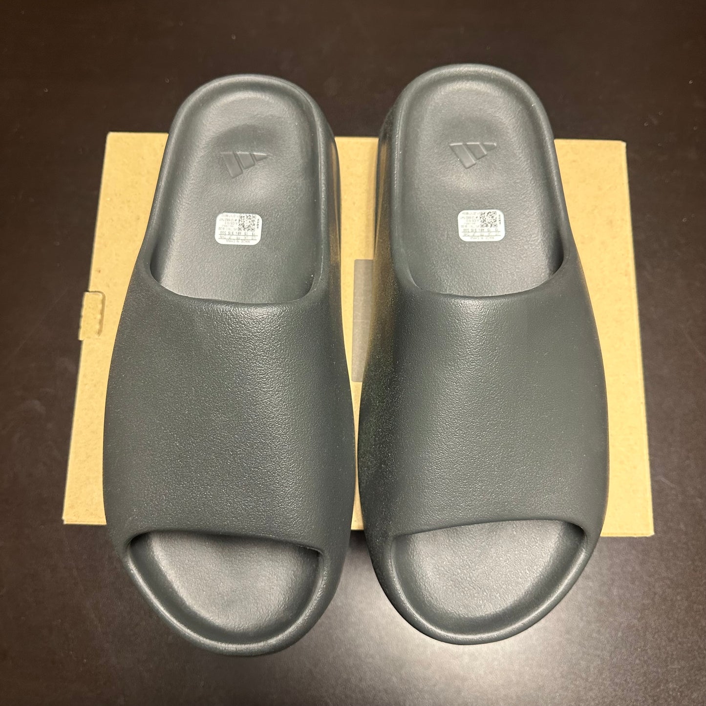 Yeezy Slide Dark Onyx