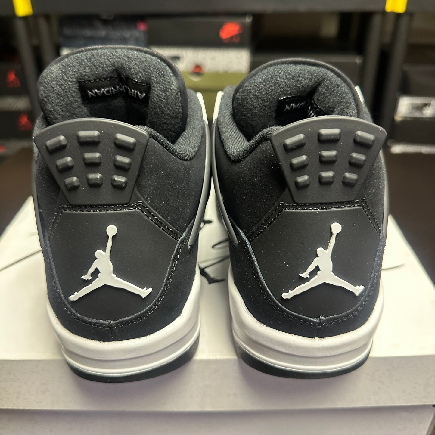 Jordan 4 Retro White Thunder (GS)
