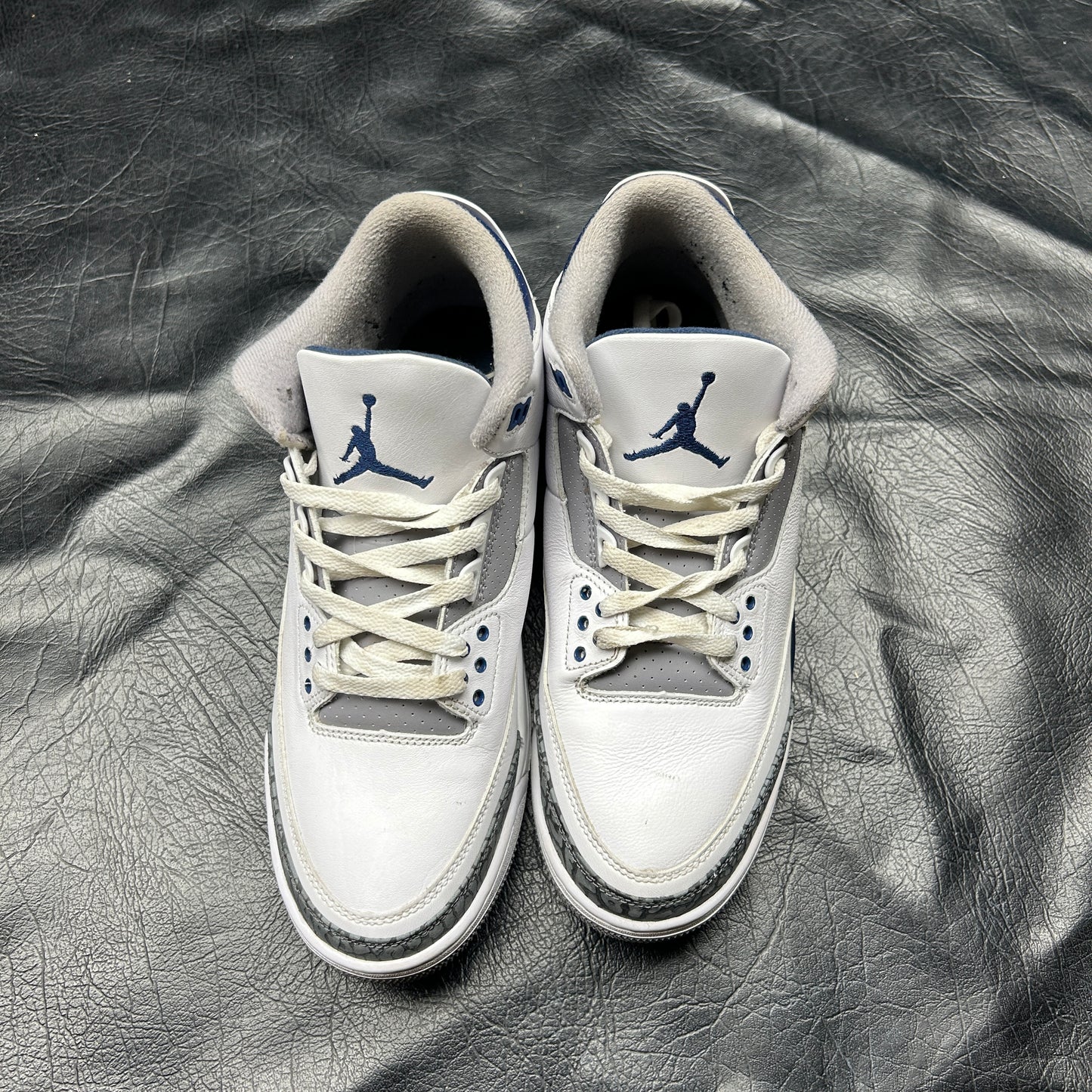 Jordan 3 Retro Midnight Navy (Pre-Owned) Size 9