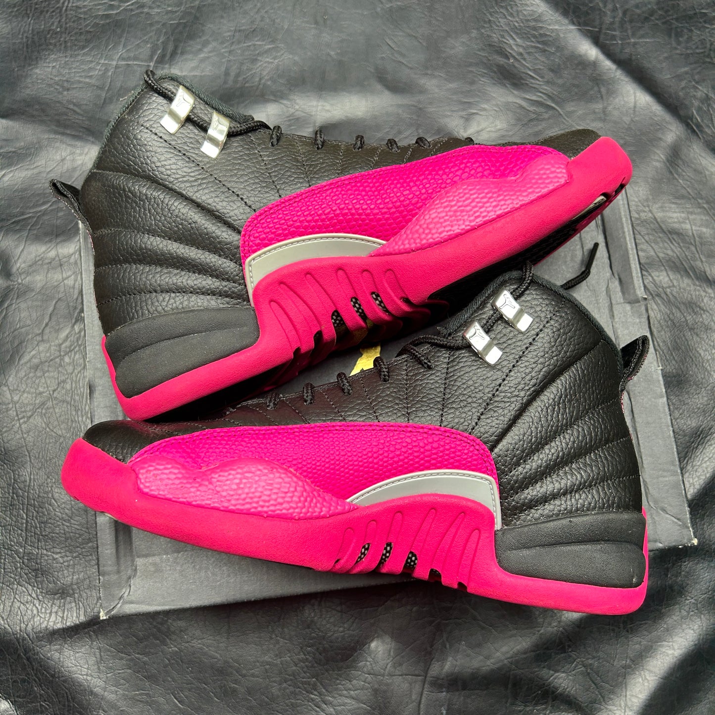 Jordan 12 Retro Deadly Pink (GS) (Pre-Owned) Size 7Y