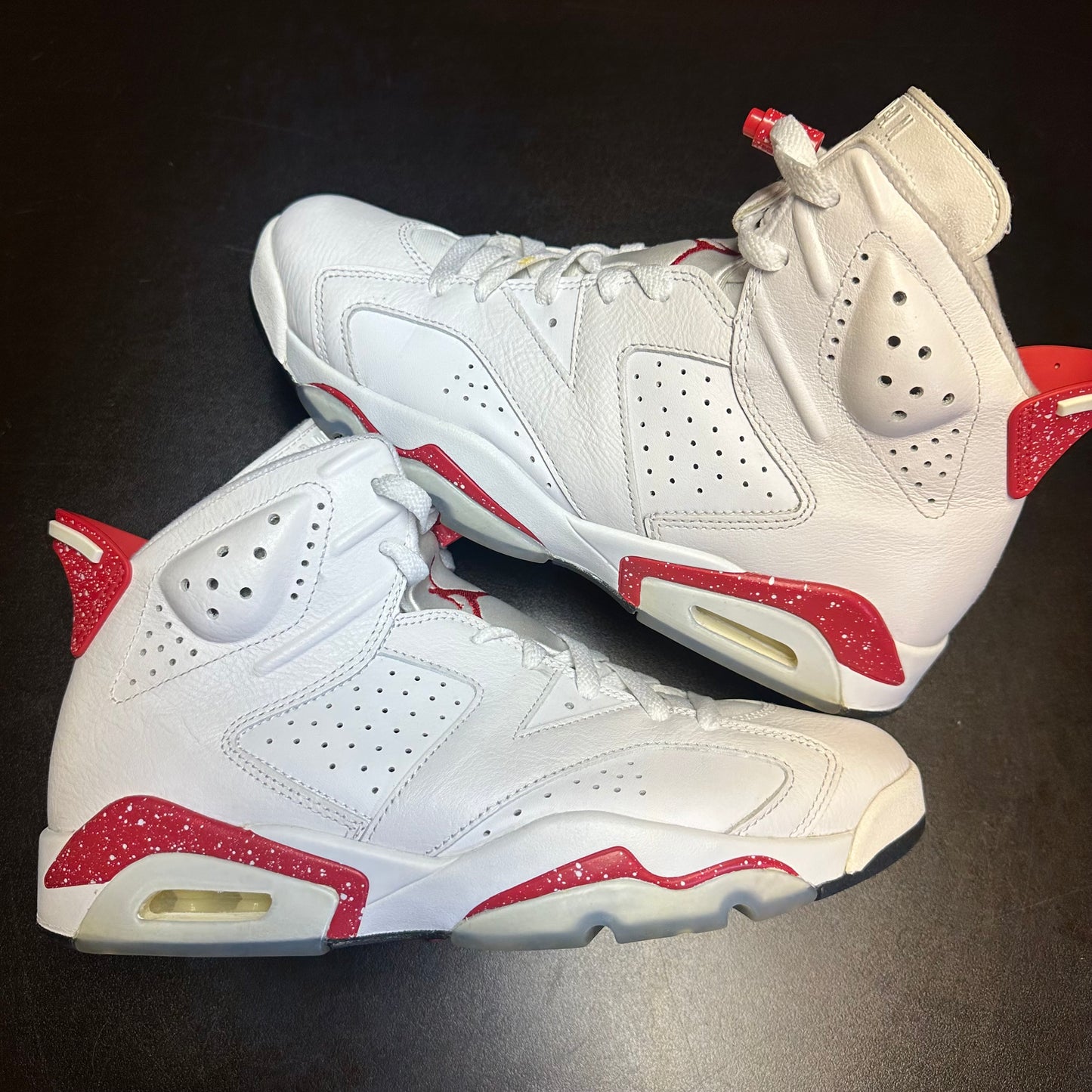 Jordan 6 Retro Red Oreo (Pre-Owned) (9) *NO BOX*