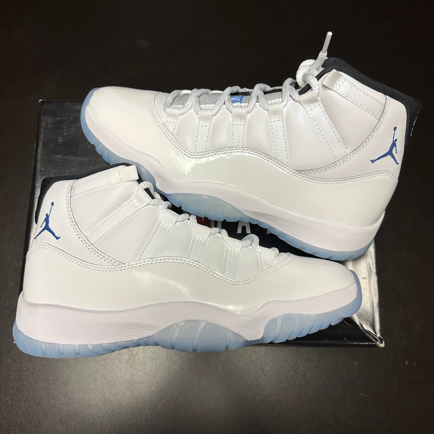 Jordan 11 Retro Legend Blue