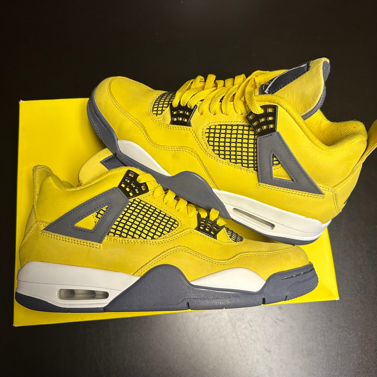 Jordan 4 Retro Lightning (Pre-Owned) (9.5)