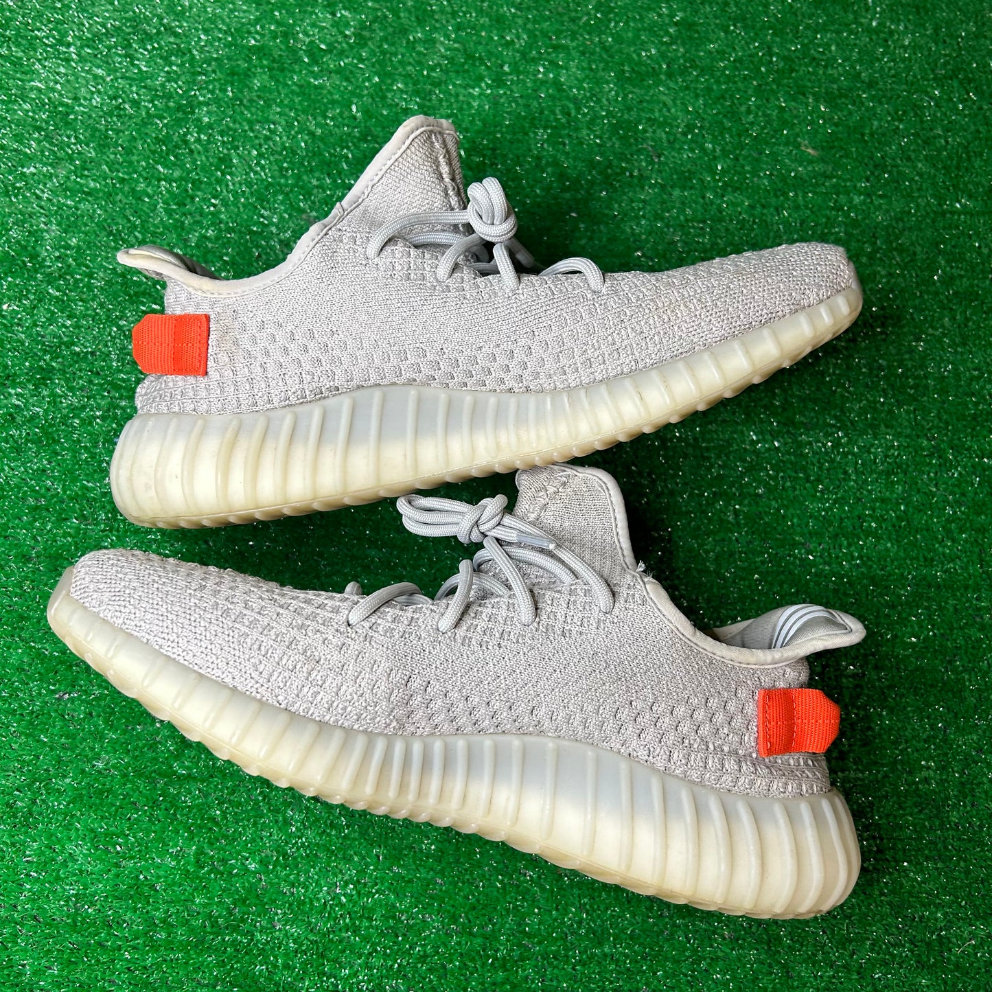 Yeezy Boost 350 V2 Tail Light (Pre-Owned)