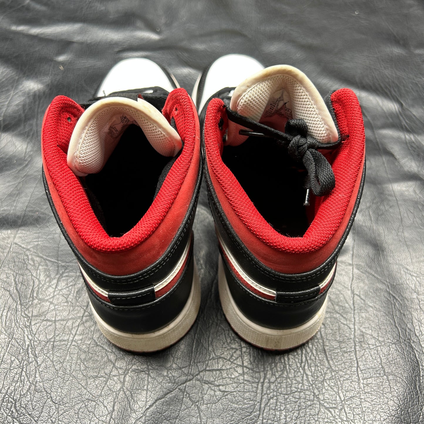 Jordan 1 Mid Black Gym Red (GS) (Pre-Owned)