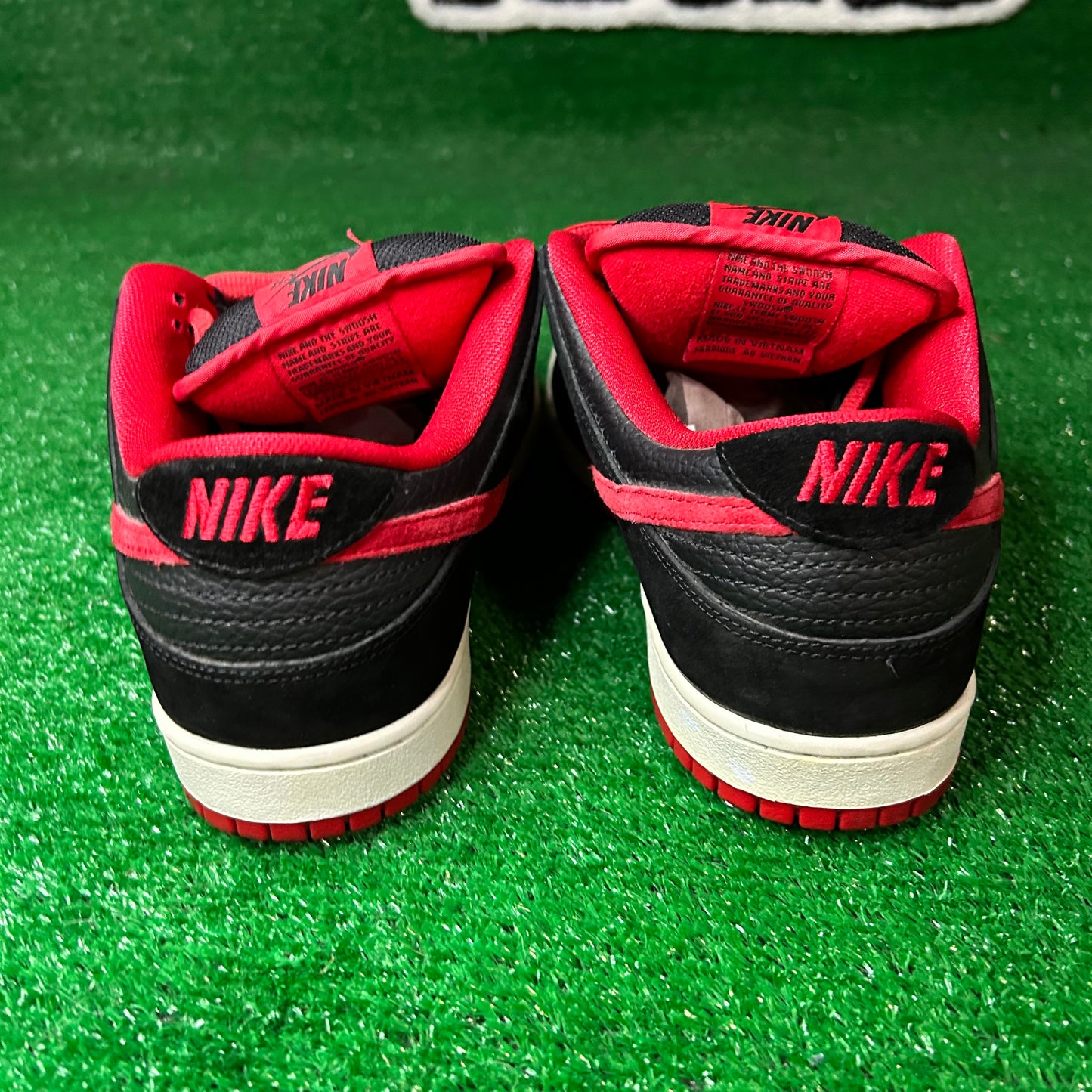 Nike Dunk Low SB JPack Bred (Pre-Owned)